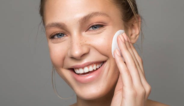 সুন্দর ত্বকের জন্য টোনার